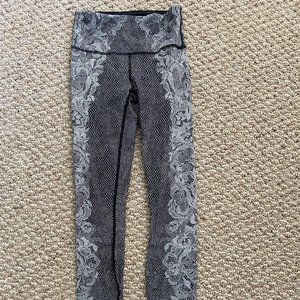 Lululemon leggings